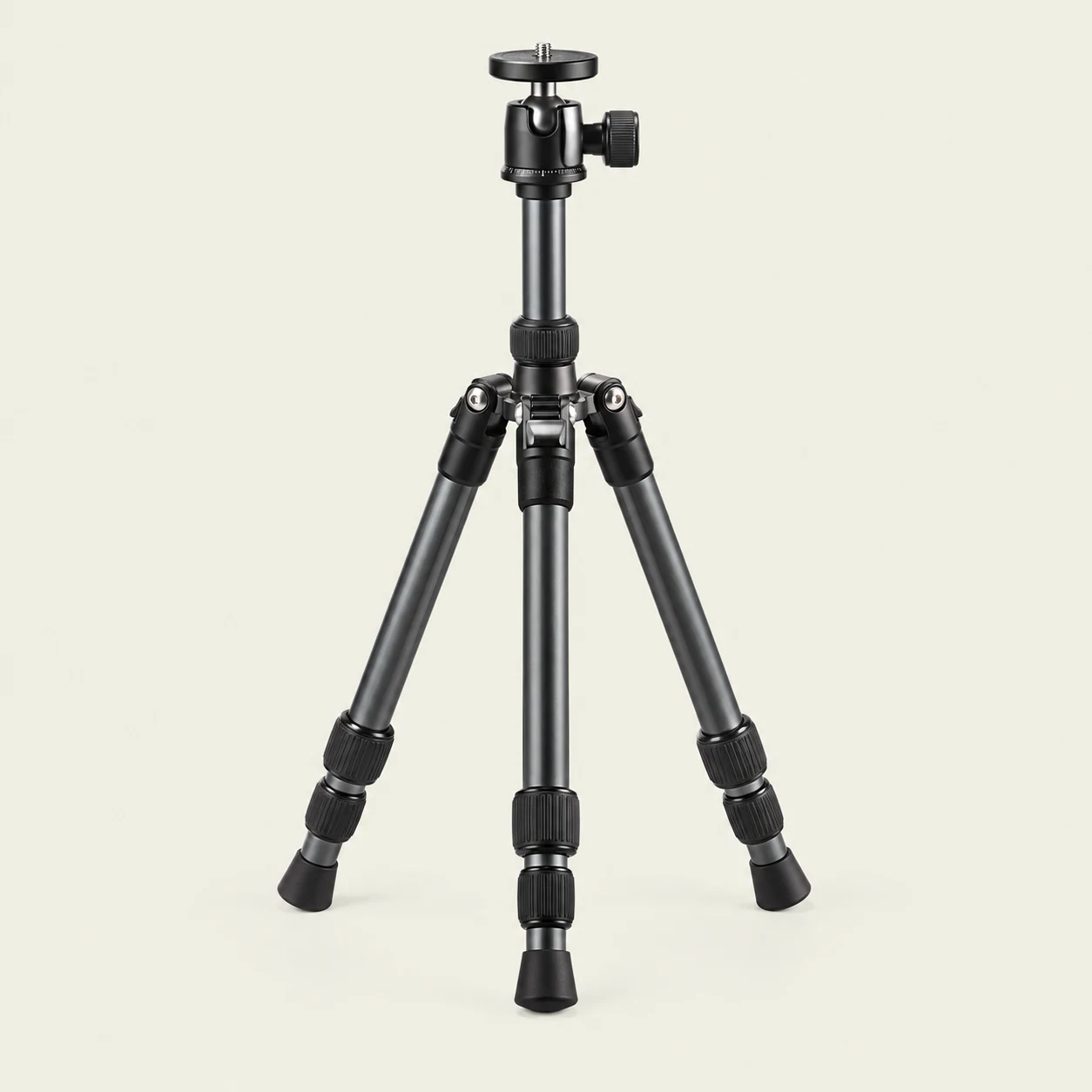 Compact field tripod